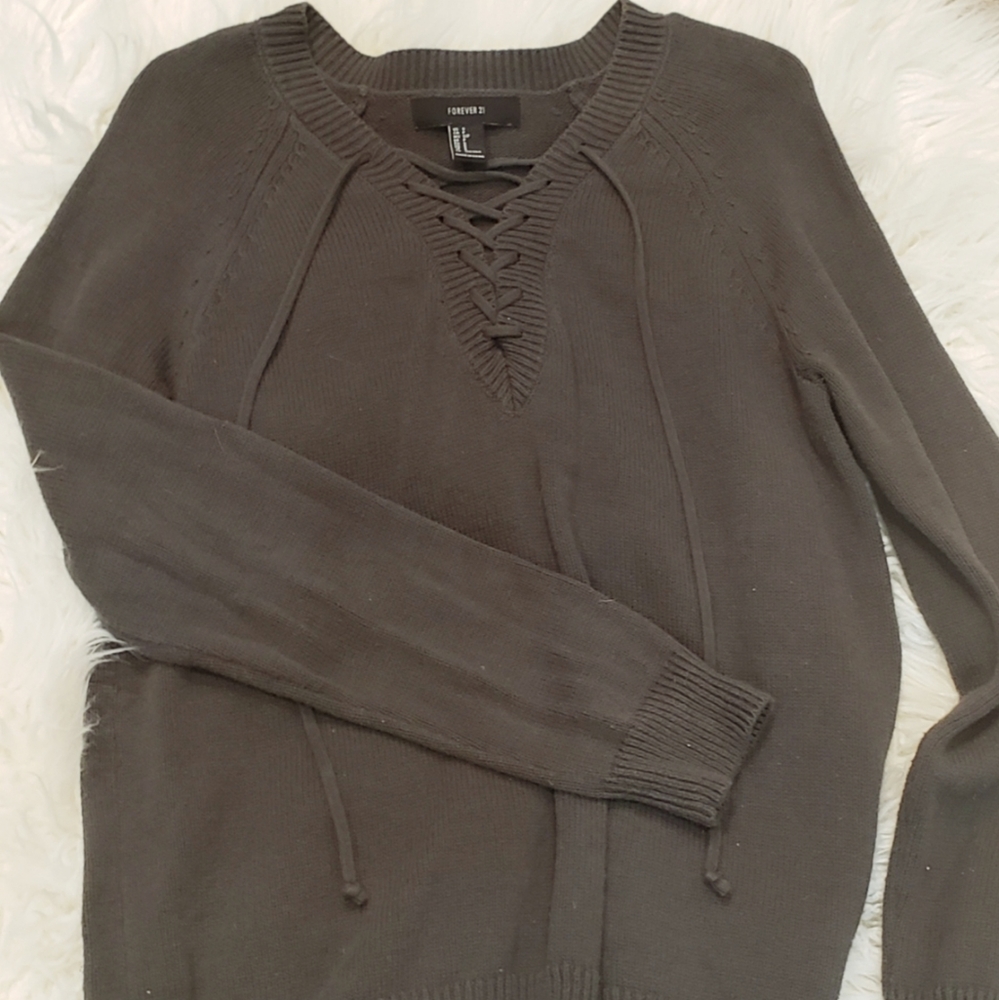 ❤2 for $18❤Lace up neckline sweater!
